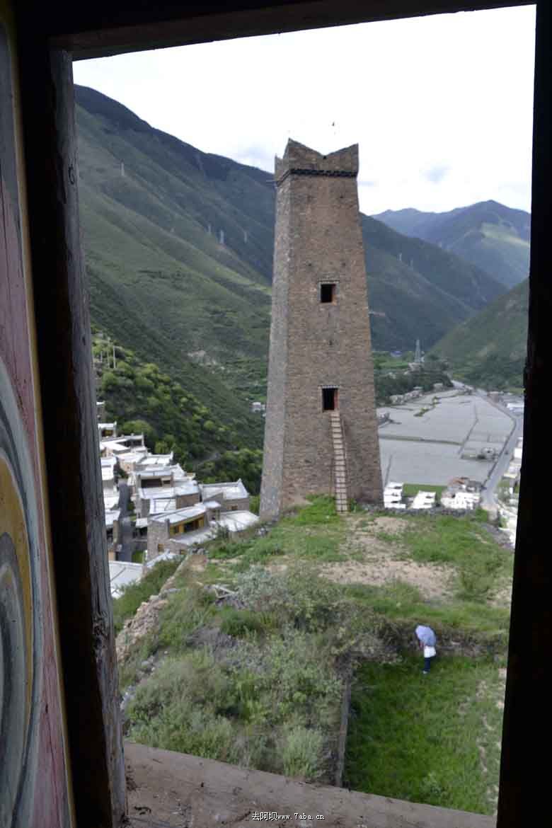 解密马尔康县松岗碉楼